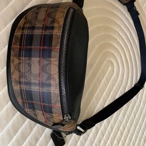 Men’s Coach waist bag. Worn once, like new.